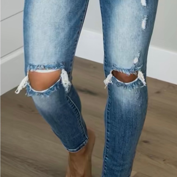 RISEN SKINNY JEANS-LIKE NEW - Picture 2 of 4